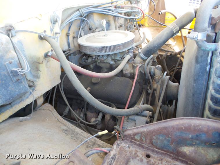 image for item K6477 1976 Chevrolet C65 truck cab and chassis