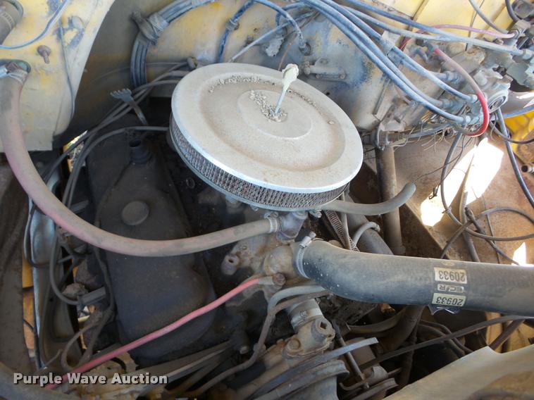 image for item K6477 1976 Chevrolet C65 truck cab and chassis