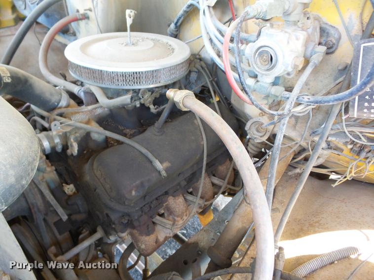 image for item K6477 1976 Chevrolet C65 truck cab and chassis