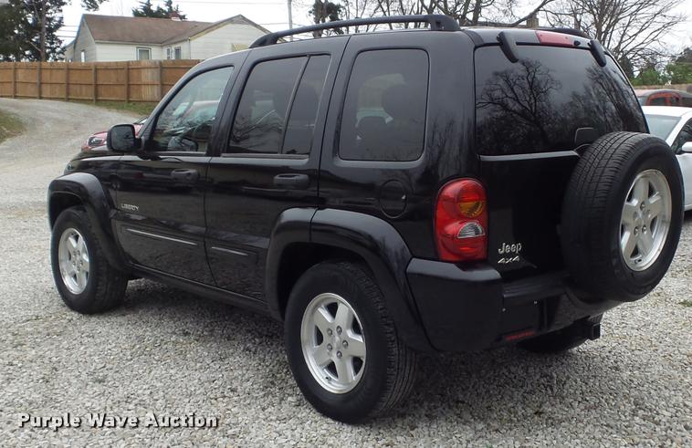 image for item K7690 2004 Jeep Liberty Limited SUV