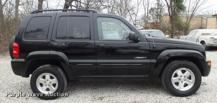 image for item K7690 2004 Jeep Liberty Limited SUV