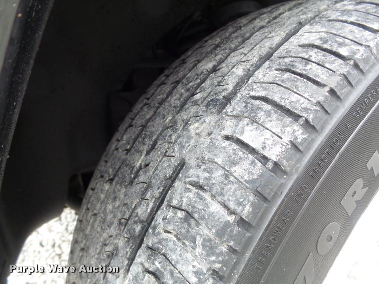 image for item K7690 2004 Jeep Liberty Limited SUV