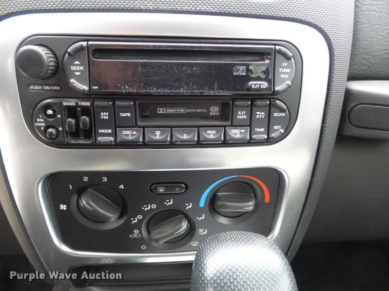 image for item K7690 2004 Jeep Liberty Limited SUV