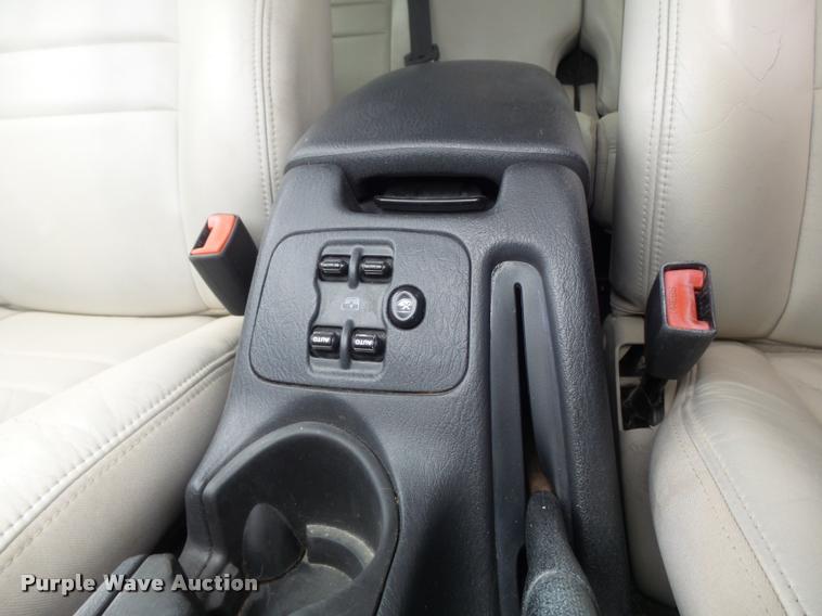 image for item K7690 2004 Jeep Liberty Limited SUV