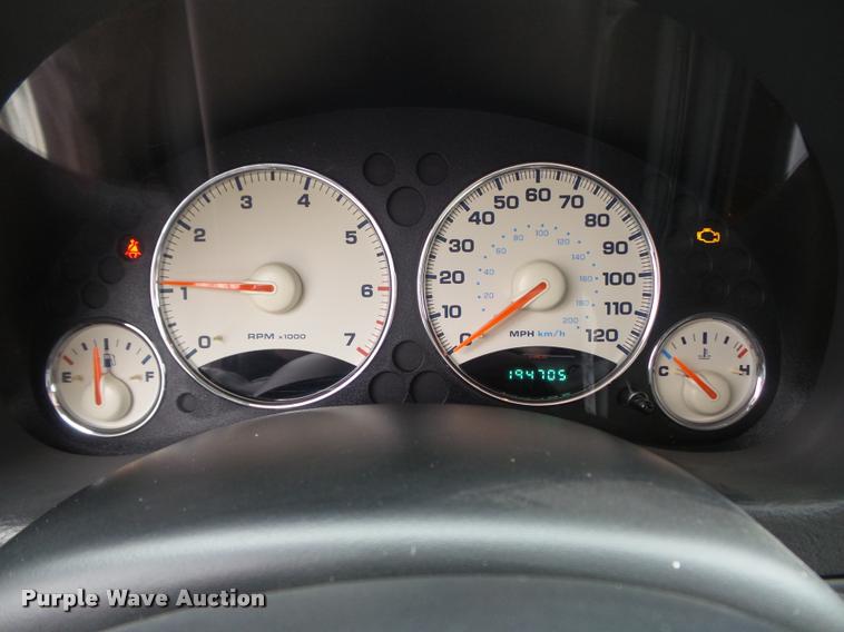 image for item K7690 2004 Jeep Liberty Limited SUV