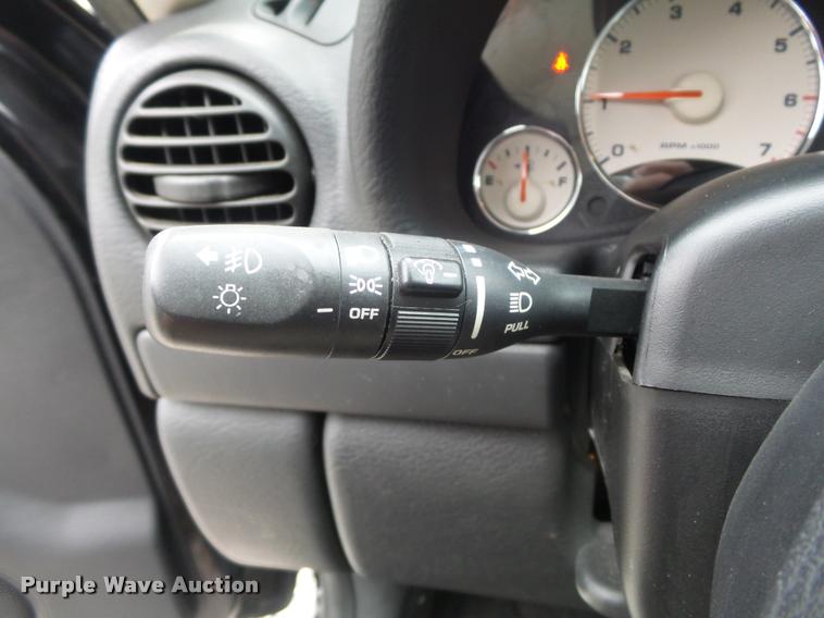 image for item K7690 2004 Jeep Liberty Limited SUV