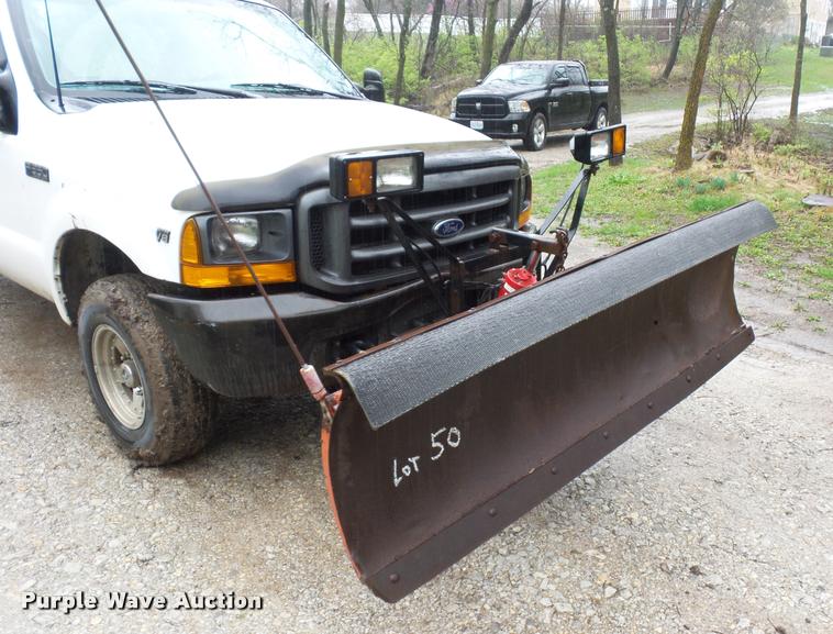 image for item L4664 1999 Ford F350 Super Duty SuperCab pickup truck
