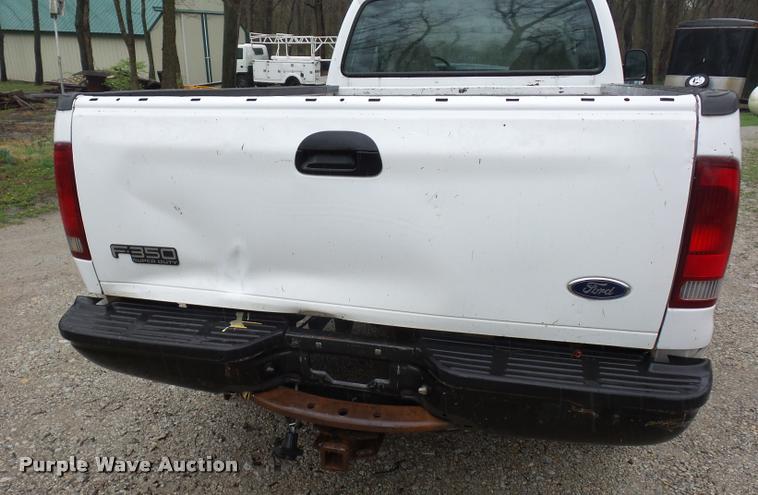 image for item L4664 1999 Ford F350 Super Duty SuperCab pickup truck