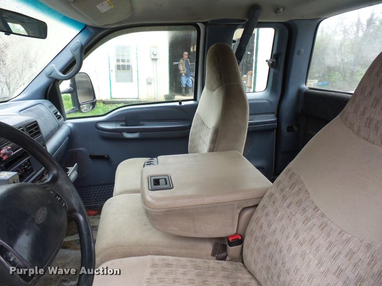 image for item L4664 1999 Ford F350 Super Duty SuperCab pickup truck