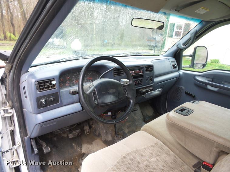 image for item L4664 1999 Ford F350 Super Duty SuperCab pickup truck