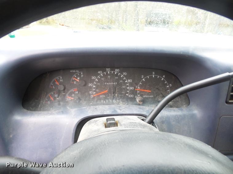 image for item L4664 1999 Ford F350 Super Duty SuperCab pickup truck