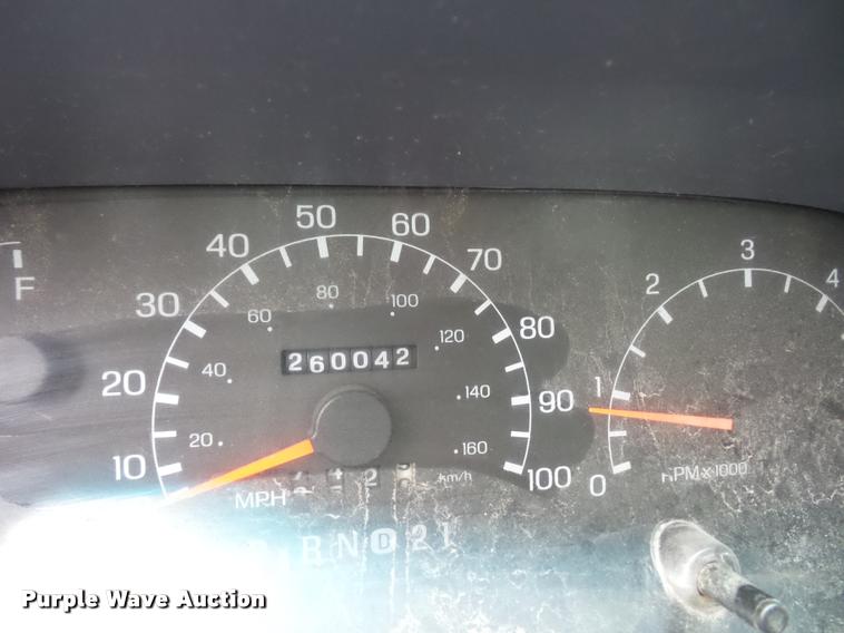 image for item L4664 1999 Ford F350 Super Duty SuperCab pickup truck