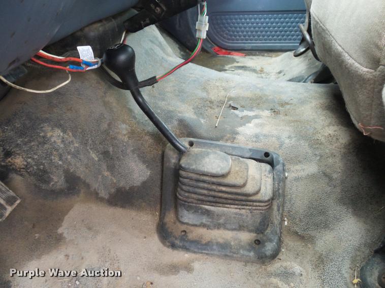 image for item L4664 1999 Ford F350 Super Duty SuperCab pickup truck