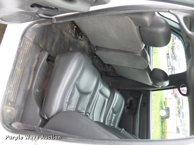 image for item L4666 2003 Chevrolet Silverado 2500HD Crew Cab pickup truck