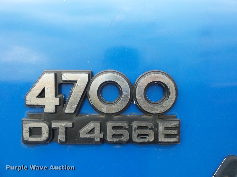 image for item L4667 2001 International 4700 mobile office truck with generator