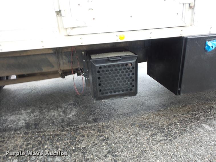 image for item L4667 2001 International 4700 mobile office truck with generator