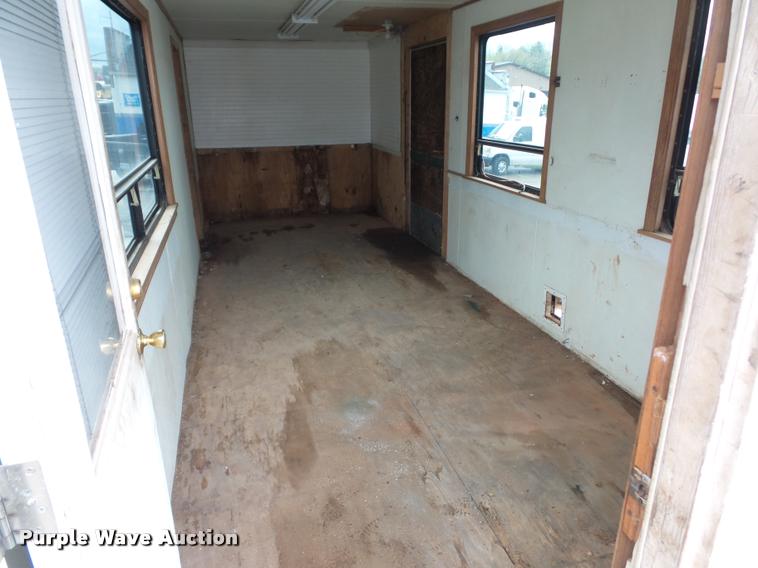 image for item L4667 2001 International 4700 mobile office truck with generator