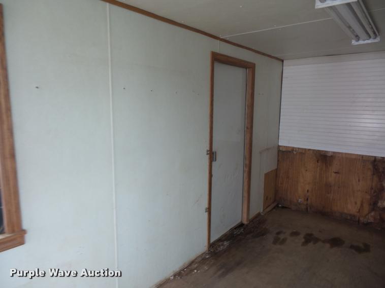 image for item L4667 2001 International 4700 mobile office truck with generator