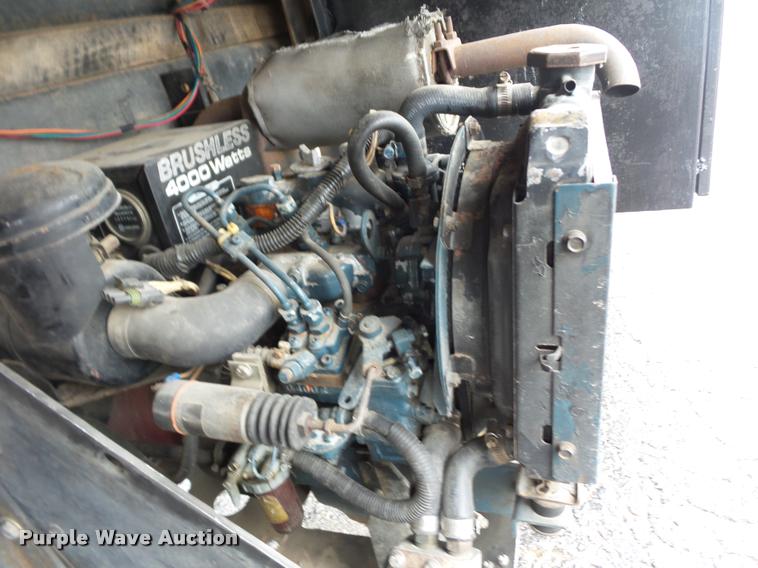 image for item L4667 2001 International 4700 mobile office truck with generator