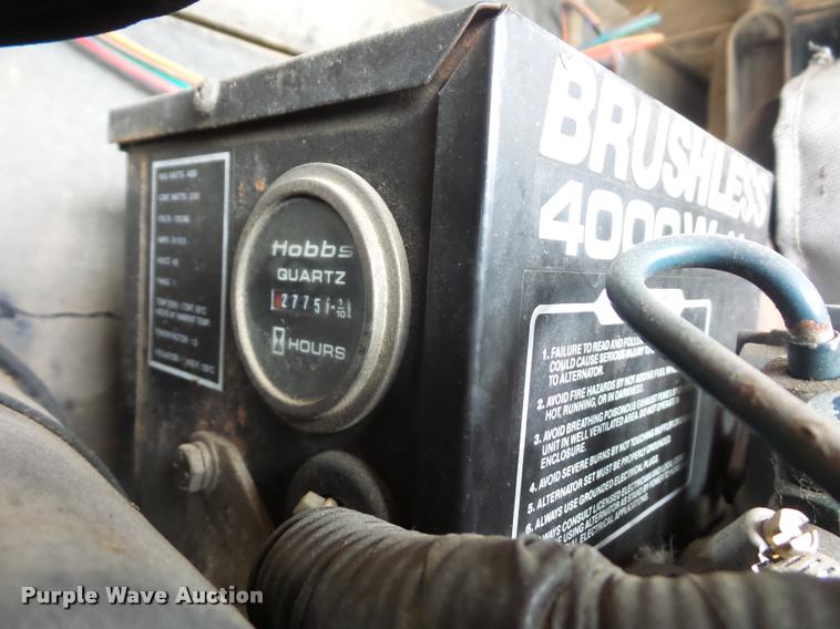 image for item L4667 2001 International 4700 mobile office truck with generator