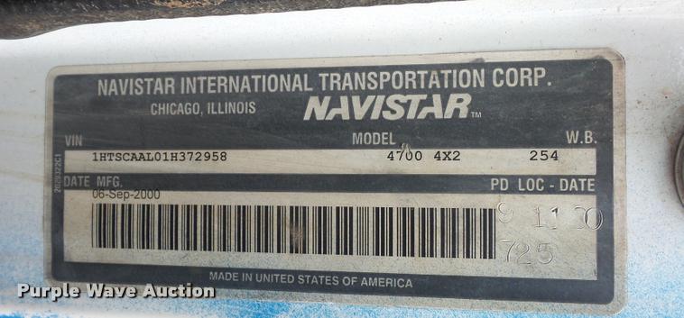 image for item L4667 2001 International 4700 mobile office truck with generator