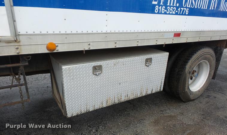 image for item L4667 2001 International 4700 mobile office truck with generator