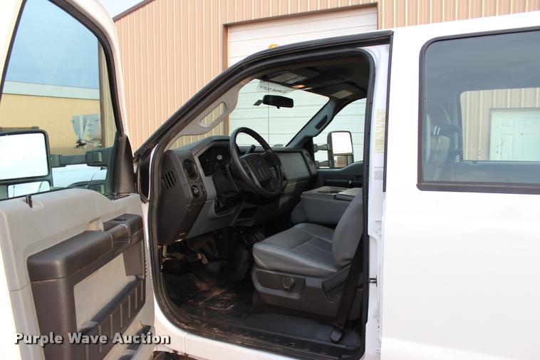 image for item L4956 2014 Ford F350 Super Duty CrewCab flatbed pickup truck