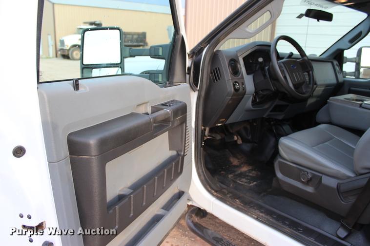 image for item L4956 2014 Ford F350 Super Duty CrewCab flatbed pickup truck