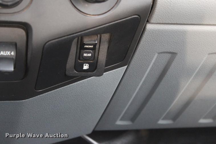 image for item L4956 2014 Ford F350 Super Duty CrewCab flatbed pickup truck