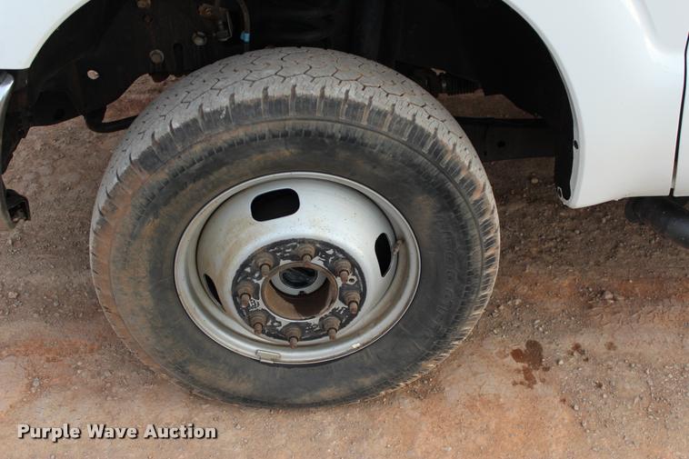 image for item L4956 2014 Ford F350 Super Duty CrewCab flatbed pickup truck