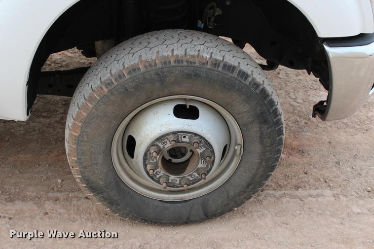 image for item L4956 2014 Ford F350 Super Duty CrewCab flatbed pickup truck