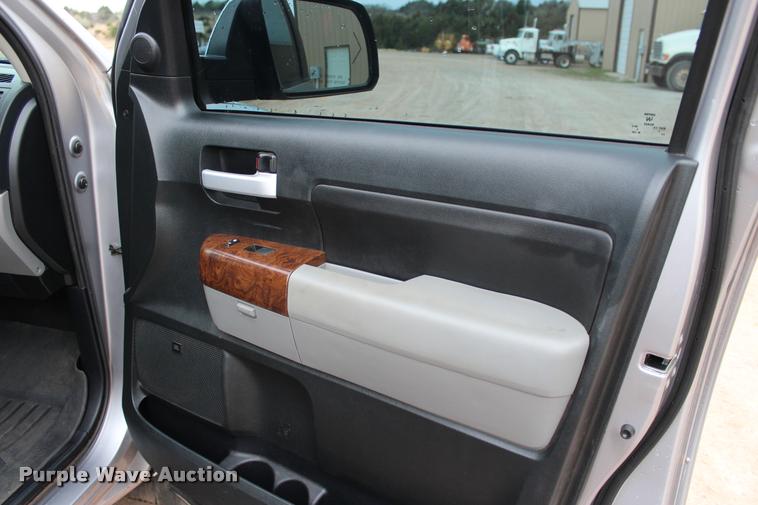 image for item L4957 2012 Toyota Tundra Limited CrewMax pickup truck