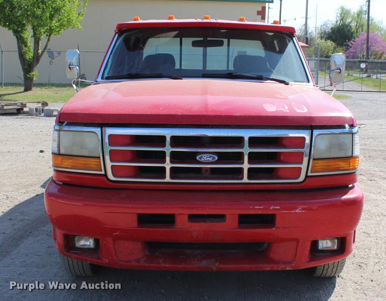 image for item L4964 1995 Ford F350 XLT Crew Cab pickup truck