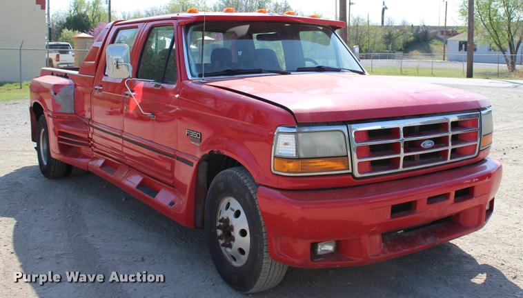 image for item L4964 1995 Ford F350 XLT Crew Cab pickup truck