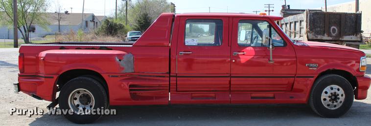 image for item L4964 1995 Ford F350 XLT Crew Cab pickup truck