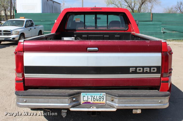 image for item L4964 1995 Ford F350 XLT Crew Cab pickup truck