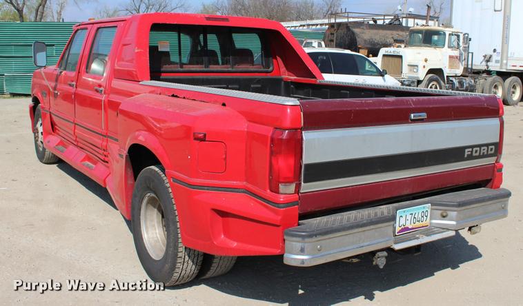 image for item L4964 1995 Ford F350 XLT Crew Cab pickup truck