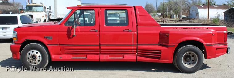 image for item L4964 1995 Ford F350 XLT Crew Cab pickup truck