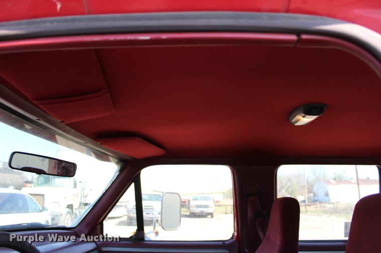 image for item L4964 1995 Ford F350 XLT Crew Cab pickup truck