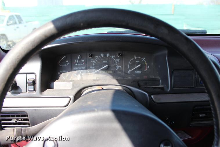 image for item L4964 1995 Ford F350 XLT Crew Cab pickup truck