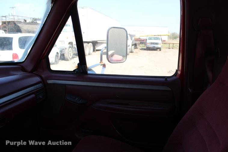 image for item L4964 1995 Ford F350 XLT Crew Cab pickup truck