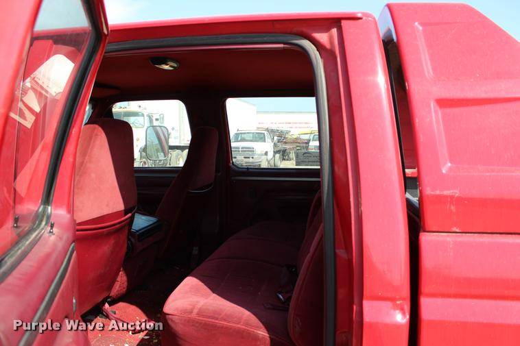 image for item L4964 1995 Ford F350 XLT Crew Cab pickup truck
