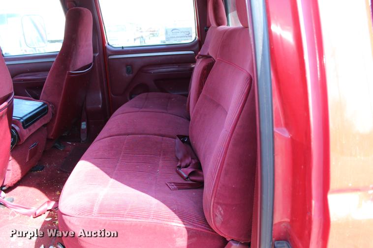 image for item L4964 1995 Ford F350 XLT Crew Cab pickup truck