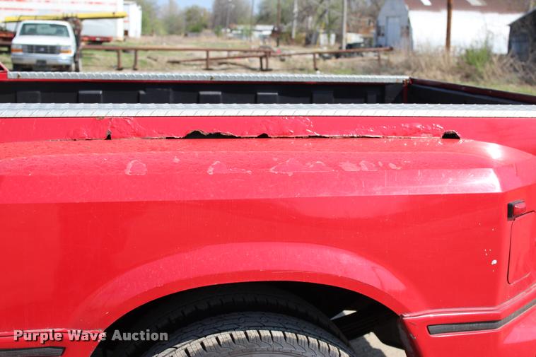 image for item L4964 1995 Ford F350 XLT Crew Cab pickup truck