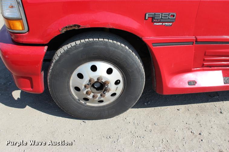 image for item L4964 1995 Ford F350 XLT Crew Cab pickup truck