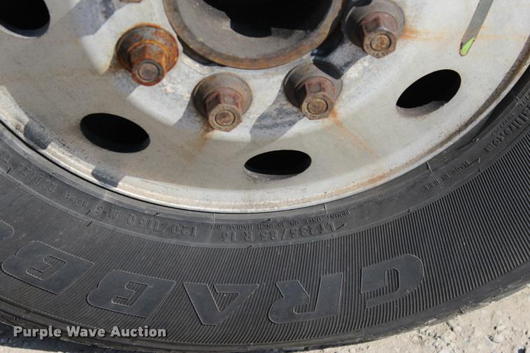 image for item L4964 1995 Ford F350 XLT Crew Cab pickup truck