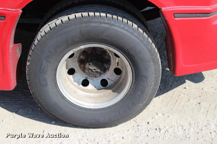 image for item L4964 1995 Ford F350 XLT Crew Cab pickup truck