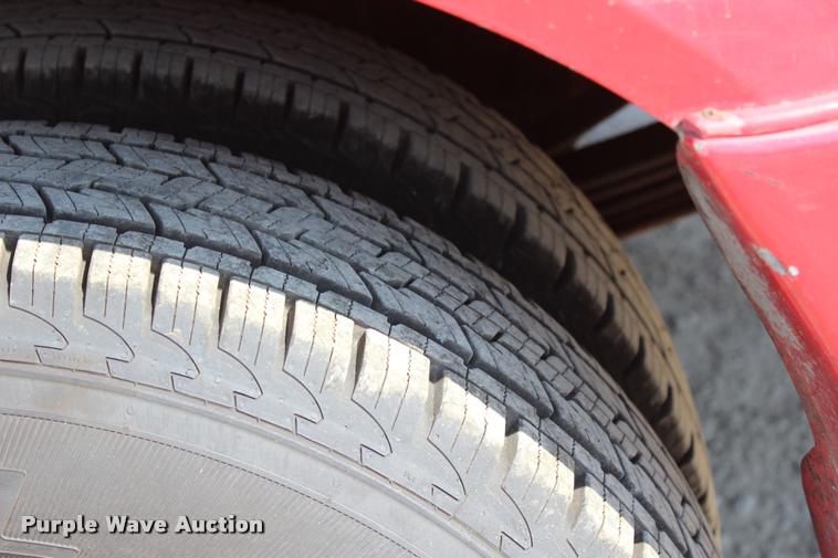 image for item L4964 1995 Ford F350 XLT Crew Cab pickup truck