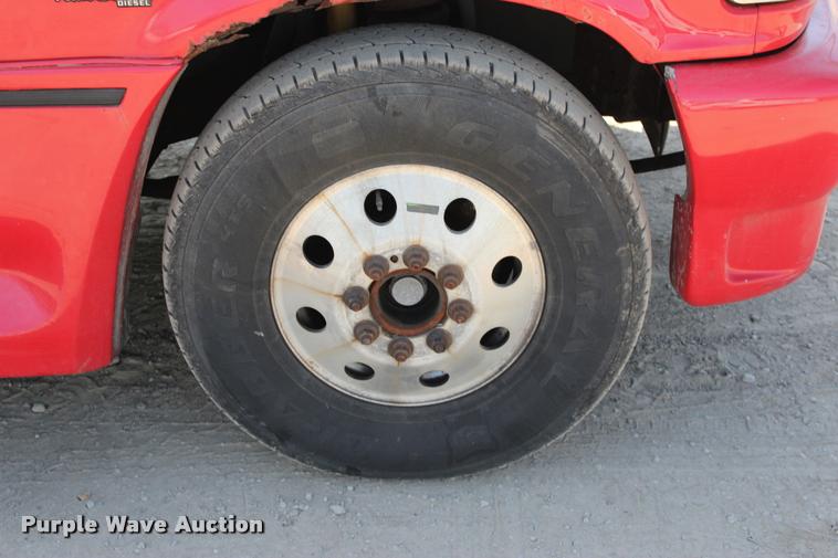 image for item L4964 1995 Ford F350 XLT Crew Cab pickup truck