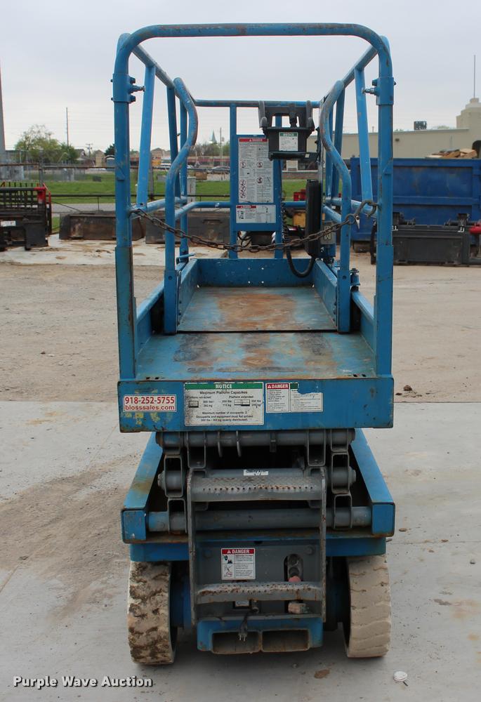 image for item L4968 2000 Genie GS2032 scissor lift